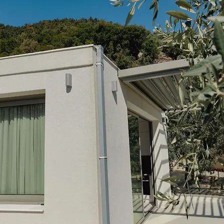 Ocean Breeze Apartment