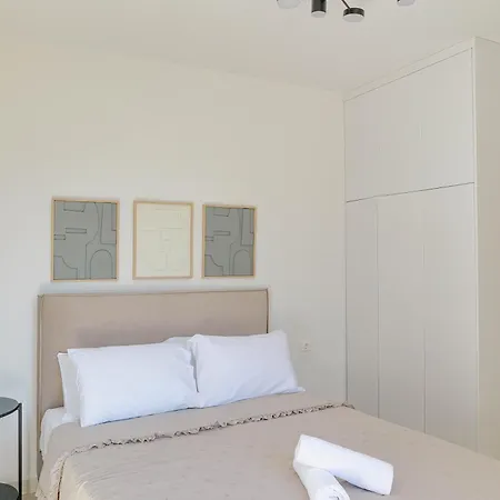 Ocean Breeze Chrisi Ammoudia